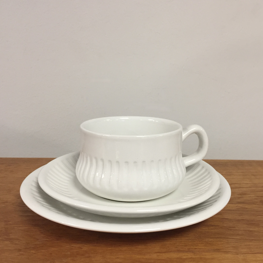 "Kosmos/Cosmos" Set of 4 White Teacups