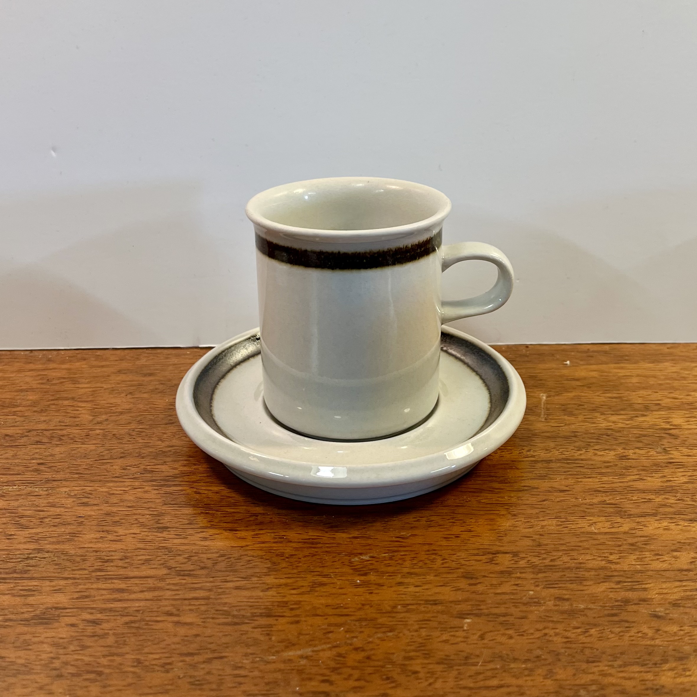 "Karelia" Coffee cup with saucer by Arabia